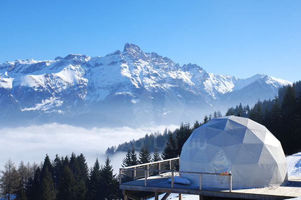 網(wǎng)紅打卡點(diǎn)，球形酒店帳篷營地
