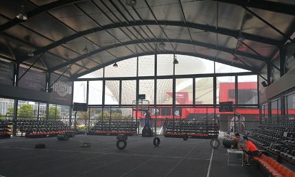 便利可移動的室外籃球場篷房：節(jié)省成本、環(huán)保又實(shí)用!